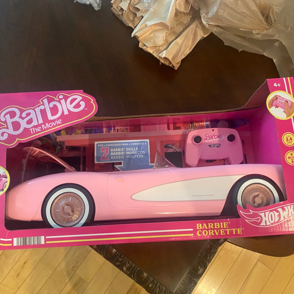 Brand New! 🌟 Hot Wheels Barbie RC pink Corvette 🌟remote control